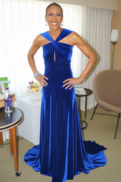 abc robin roberts oscars blue dress twitter thg 130224 vblog Oscars 2013: Academy Awards Live Updates