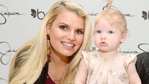 Jessica Simpson's Daughter Maxwell Sings and Dances Along to Her 2006 Hit  'A Public Affair