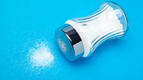 gty reduce salt intake lpl 130211 wblog Cutting Salt Slowly Could Prolong Half a Million Lives, Study Finds