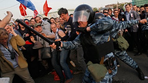 ap russia protest jt 120506 wblog Anti Putin Protesters Clash with Riot Police in Largest Rally Since December