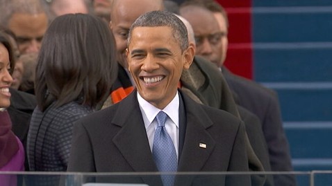 abc obama arriving podium smiling thg 130121 wblog LIVE UPDATES: Inauguration Day 2013
