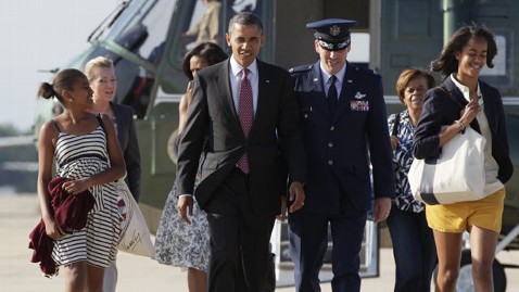 ap obama family lt 120616 wblog Obama Family Returns to Chicago for Weekend