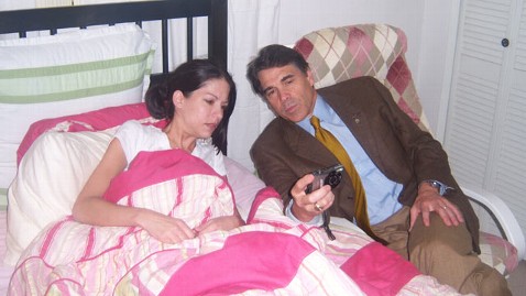 ht rick perry heather burcham bed thg 110915 wblog Fact Check: Perry Met Dying Woman After Vaccine Order