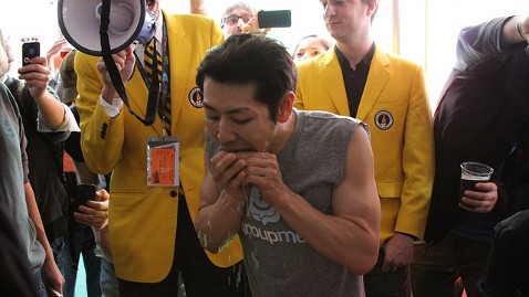 Kobayashi Eats 13 Grilled Cheese Sandwiches In 1 Minute At SXSW, Sets New ...