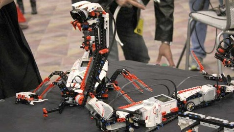 mus renhed peeling CES 2013: Lego Mindstorms EV3 Comes to Life With iPad, iPhone Controller -  ABC News