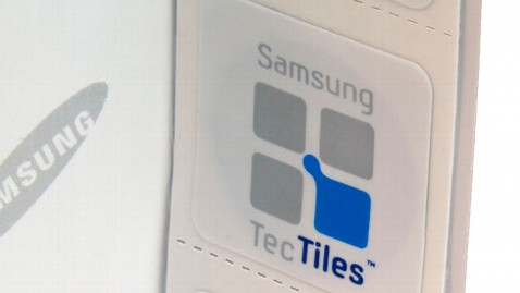 ht Samsung tec tiles cards thg 120612 wblog Samsung TecTiles: Programmable Tags Launch Apps When You Tap Your Phone To Them