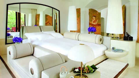 ht resort pavilion bedroom2 lpl 120917 wblog Worlds Largest Hotel Beds 