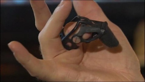 abc colin macduff mi 130319 wblog Amputee Peddles Prosthetic Finger Made From Bike Parts
