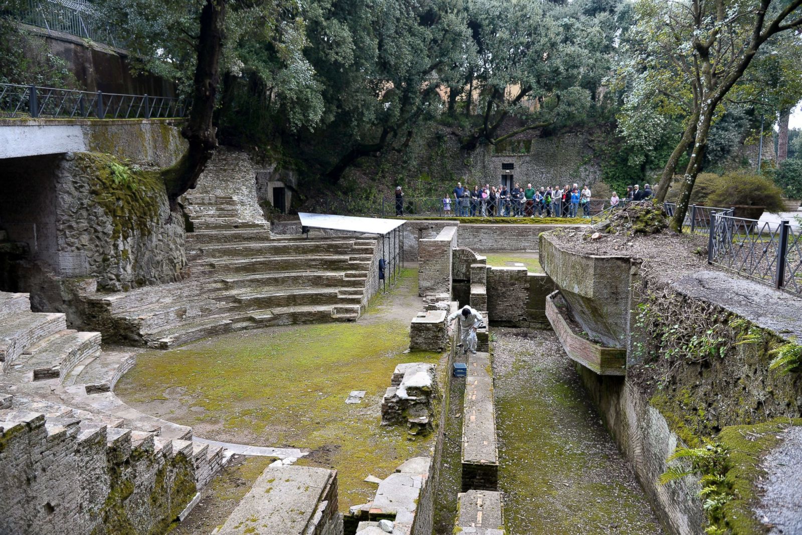 The Pope S Summer Residence Opens To The Public Photos ABC News   GTY Castel Gandolfo Amphitheater MEM 161021 3x2 1600 