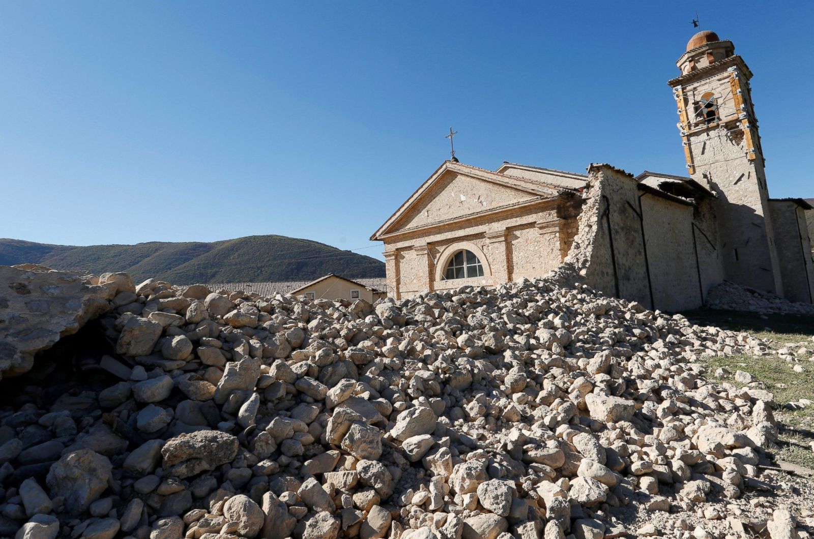 Earthquake Destroys Buildings in Norcia, Italy Photos Image 101