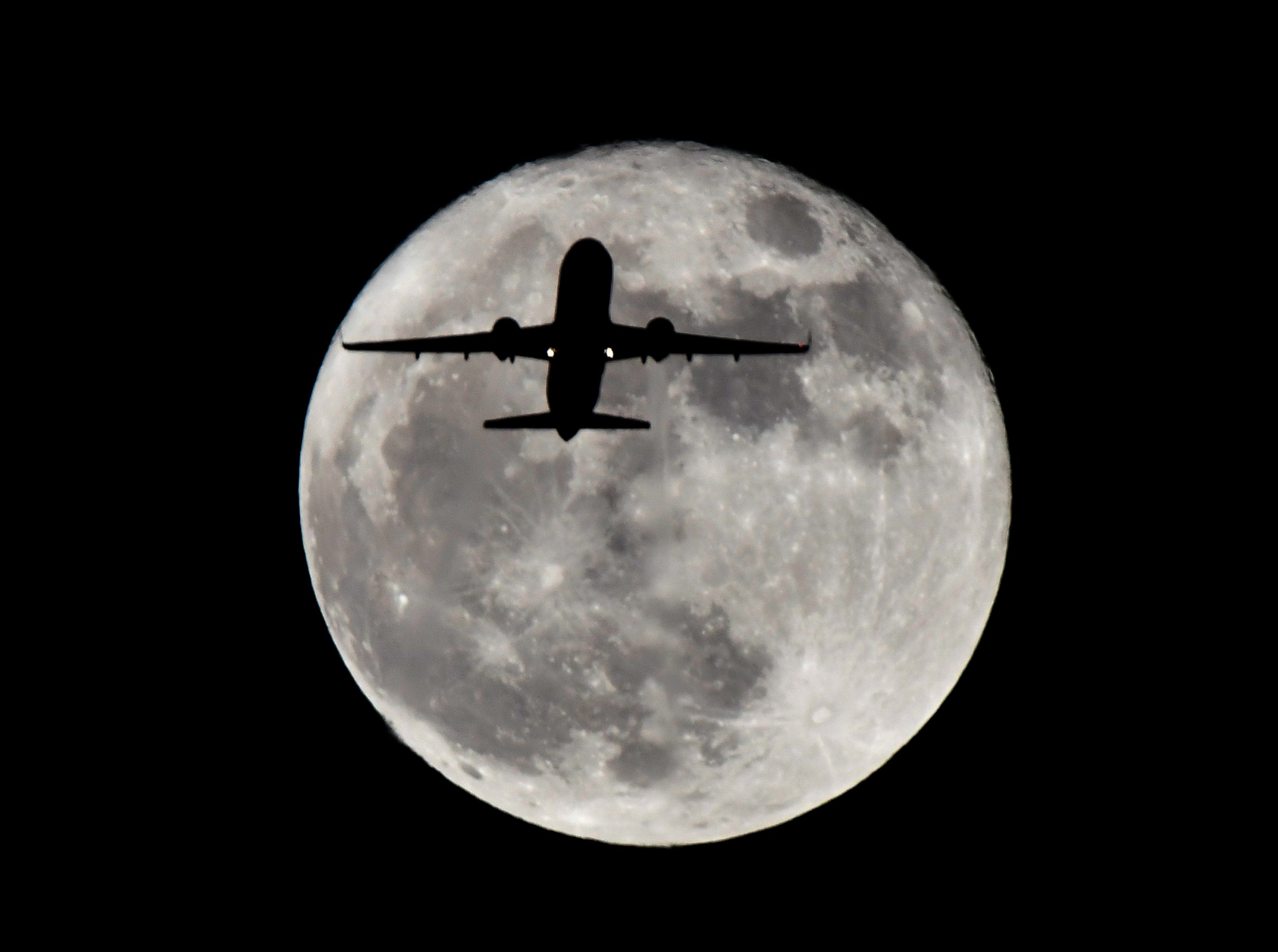 Supermoon Videos at ABC News Video Archive at abcnews.com