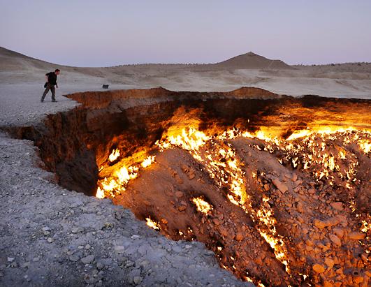 Crimean Sinkhole Captures a Car Picture | Incredible sinkholes around ...