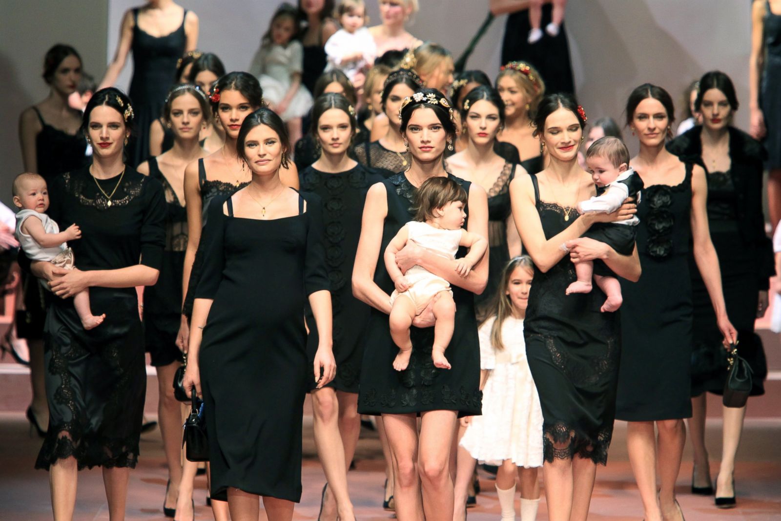 Dolce & Gabbana Celebrates Moms with Jaw-Dropping Fashion Picture | Hot