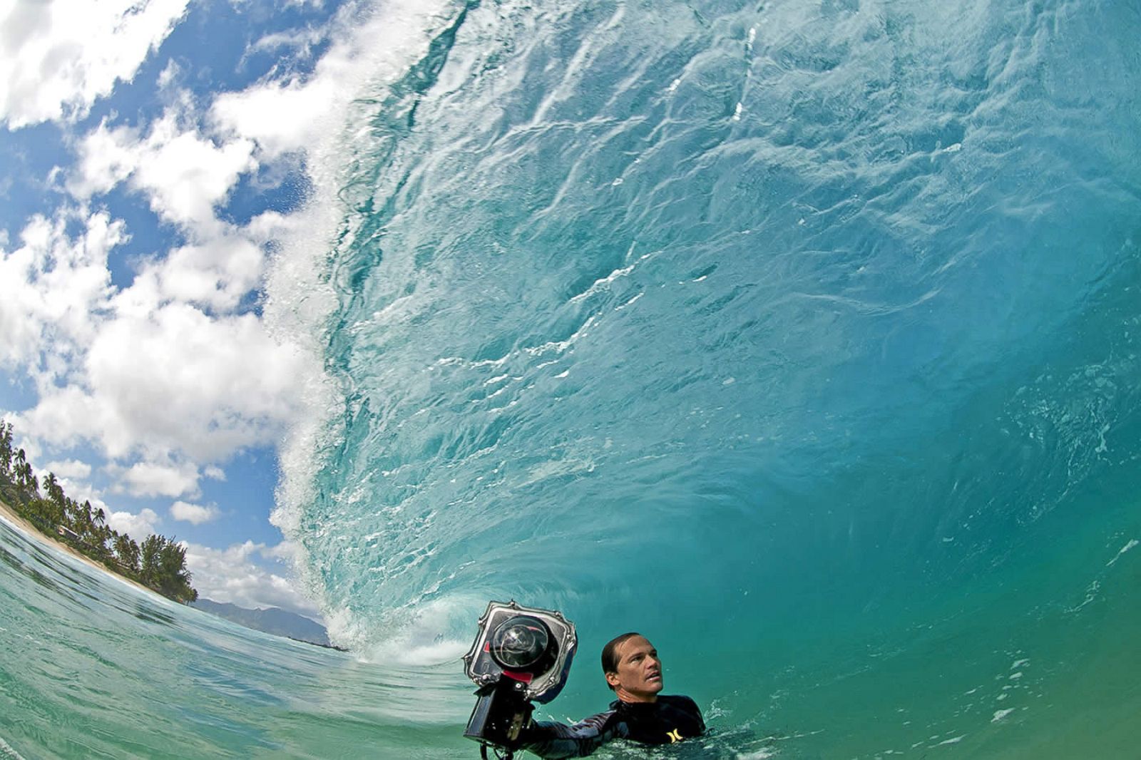 Shorebreak: Go Underneath the Waves Photos - ABC News