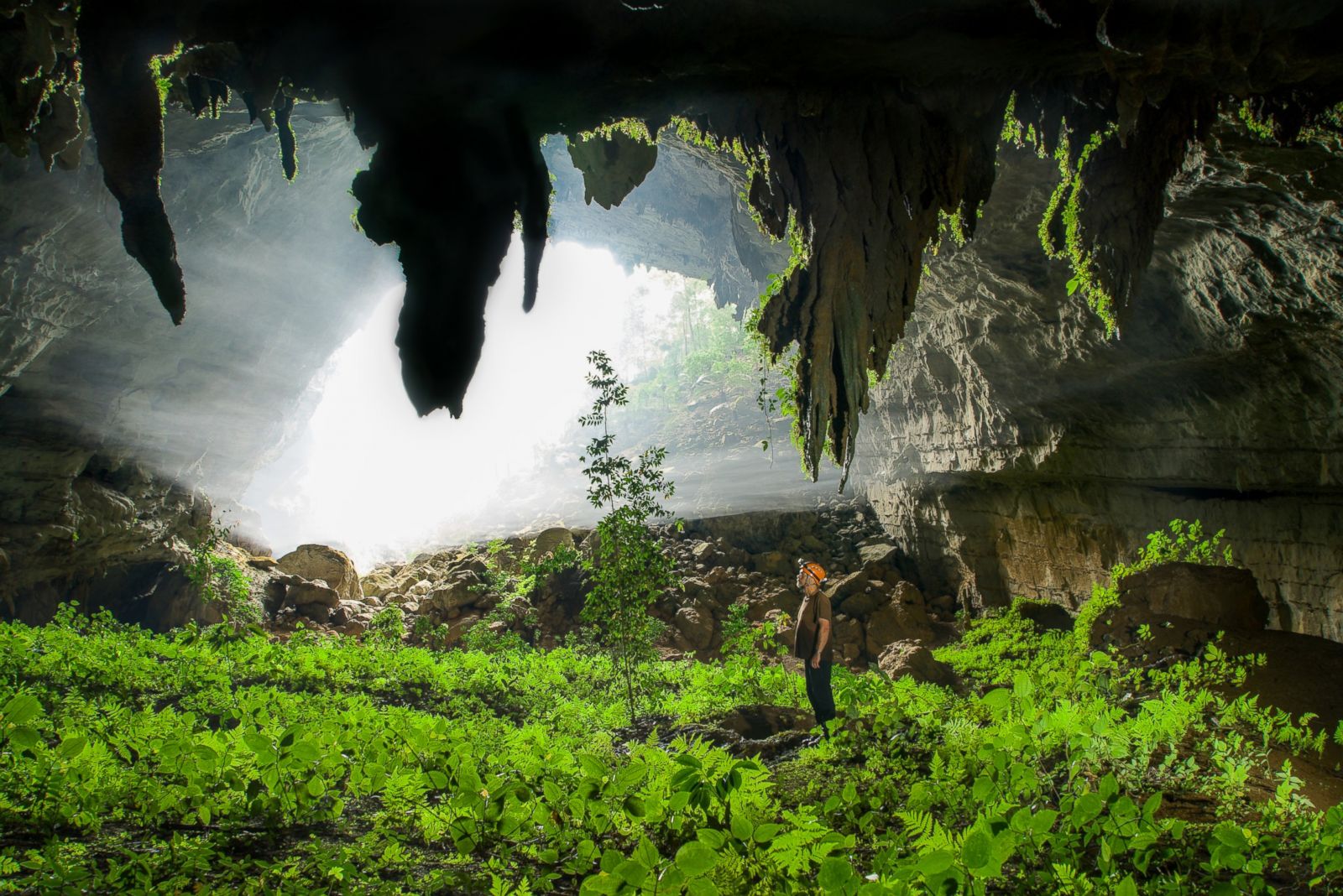 Inside the Awe-Inspiring Xe Bang Fai River Cave Photos - ABC News