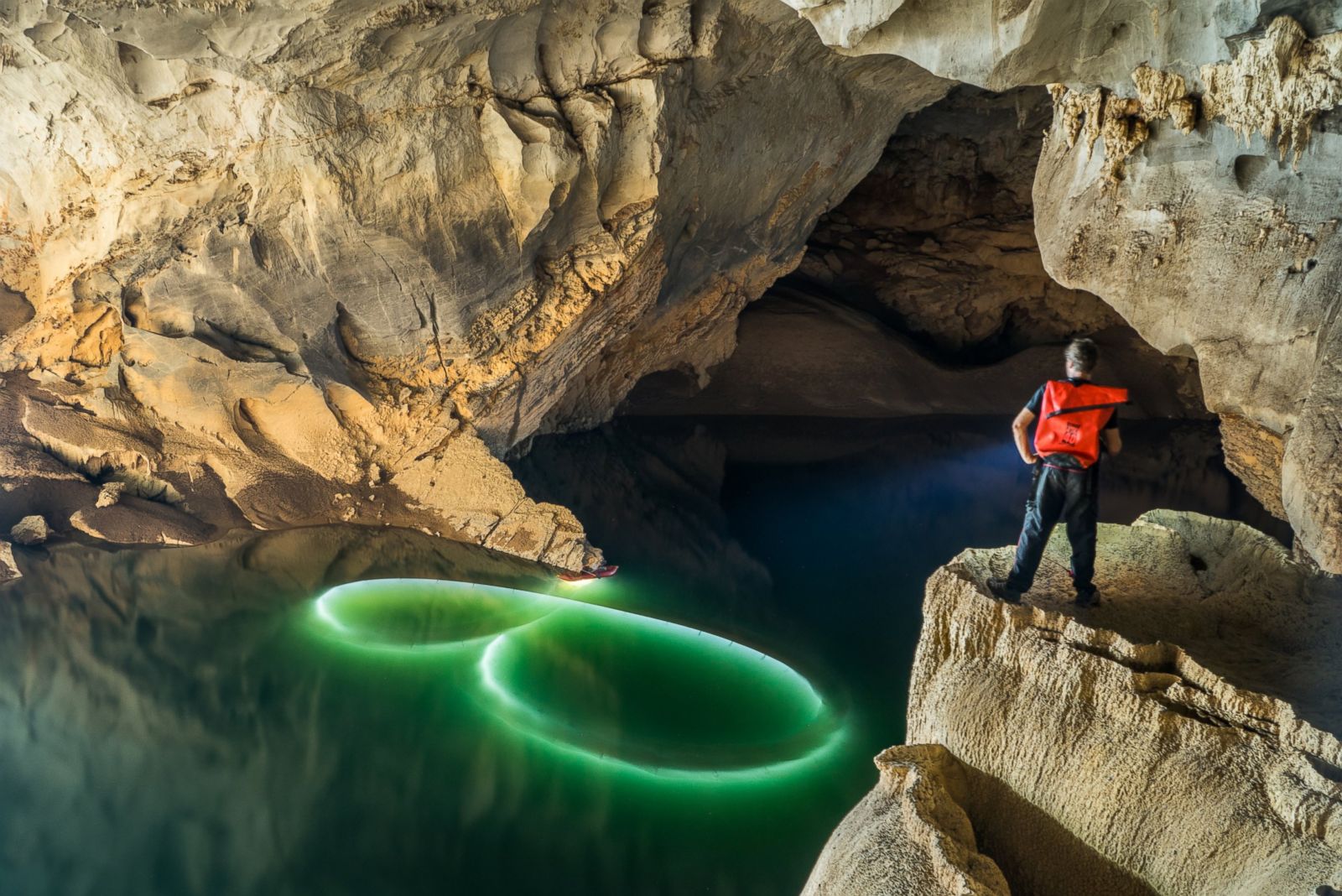 Inside The Awe Inspiring Xe Bang Fai River Cave Photos Abc News