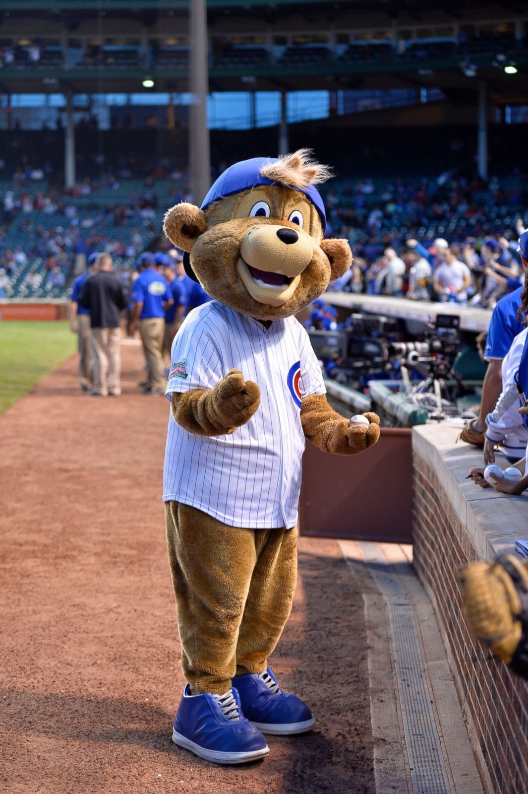 Baseball Mascots Show Off Their Moves Photos Image 141 Abc News 9515