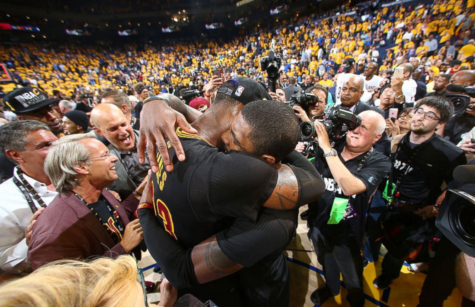 Cleveland Celebrates Cavaliers' Historic Victory Photos | Image #21 ...