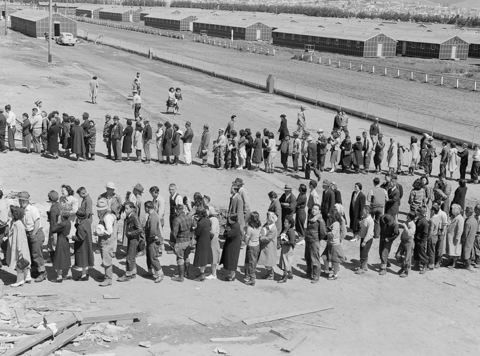 visit japanese internment camps