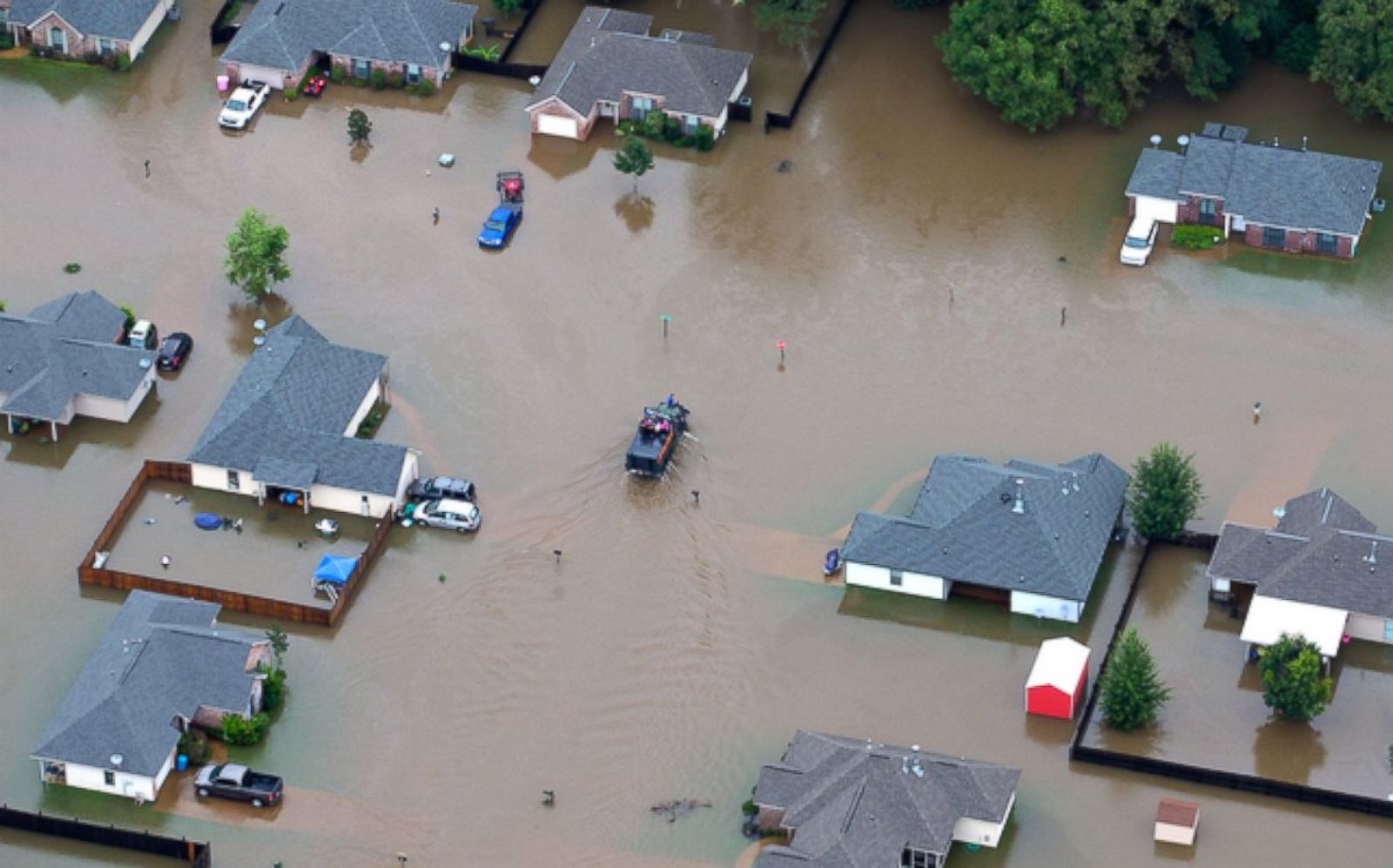 Louisiana Residents Clean Up After Catastrophic Flood Photos Image