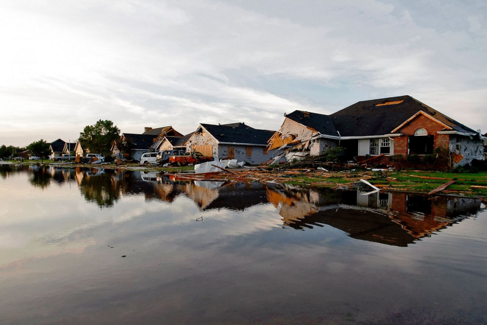 Tornado Causes Damage In Coal City Illinois Photos ABC News   Gty Coal City Tornado 07 Mm 150623 3x2 1600 