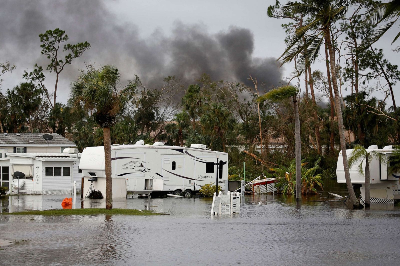 Hurricane Ian strikes the Florida coast Photos
